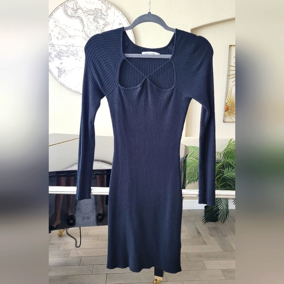 Long-sleeve mini sweater dress - Picture 1 of 3